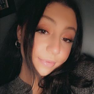 Bio! Hi my Name is Angeline :) I’m new here !!